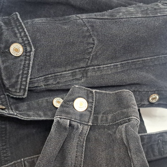 Forever 21 Black Cropped Fray Hem Jacket Sz Small PTP:20" L:17.5" - Picture 5 of 6